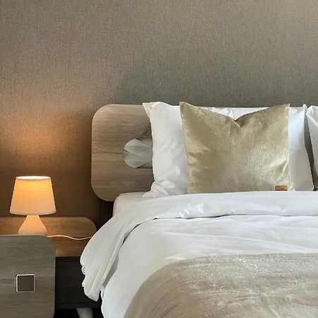 Private For 4 Guests And Parking *