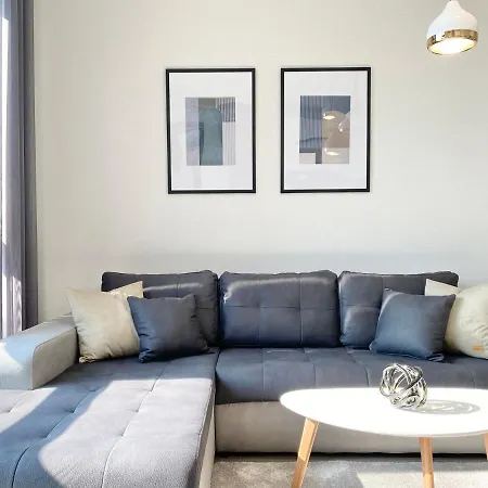 Private For 4 Guests And Parking