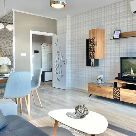 Apartamento Private For 4 Guests And Parking