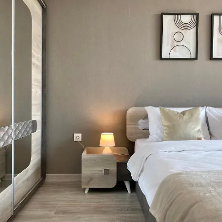 Apartamento Private For 4 Guests And Parking