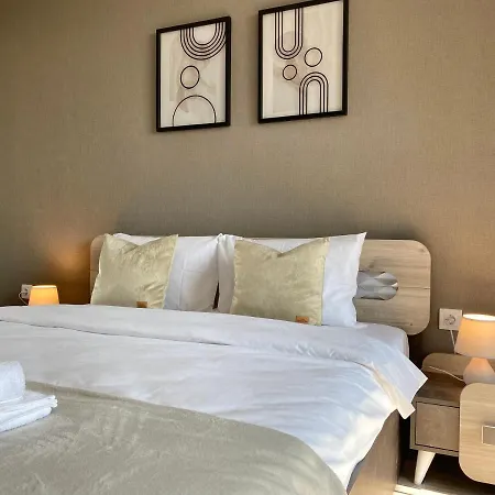 Apartment Private For 4 Guests And Parking