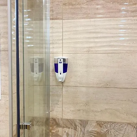 Private For 4 Guests And Parking *