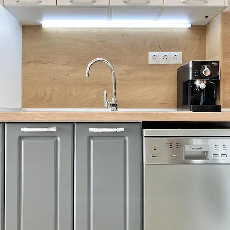 Private For 4 Guests And Parking Apartamento